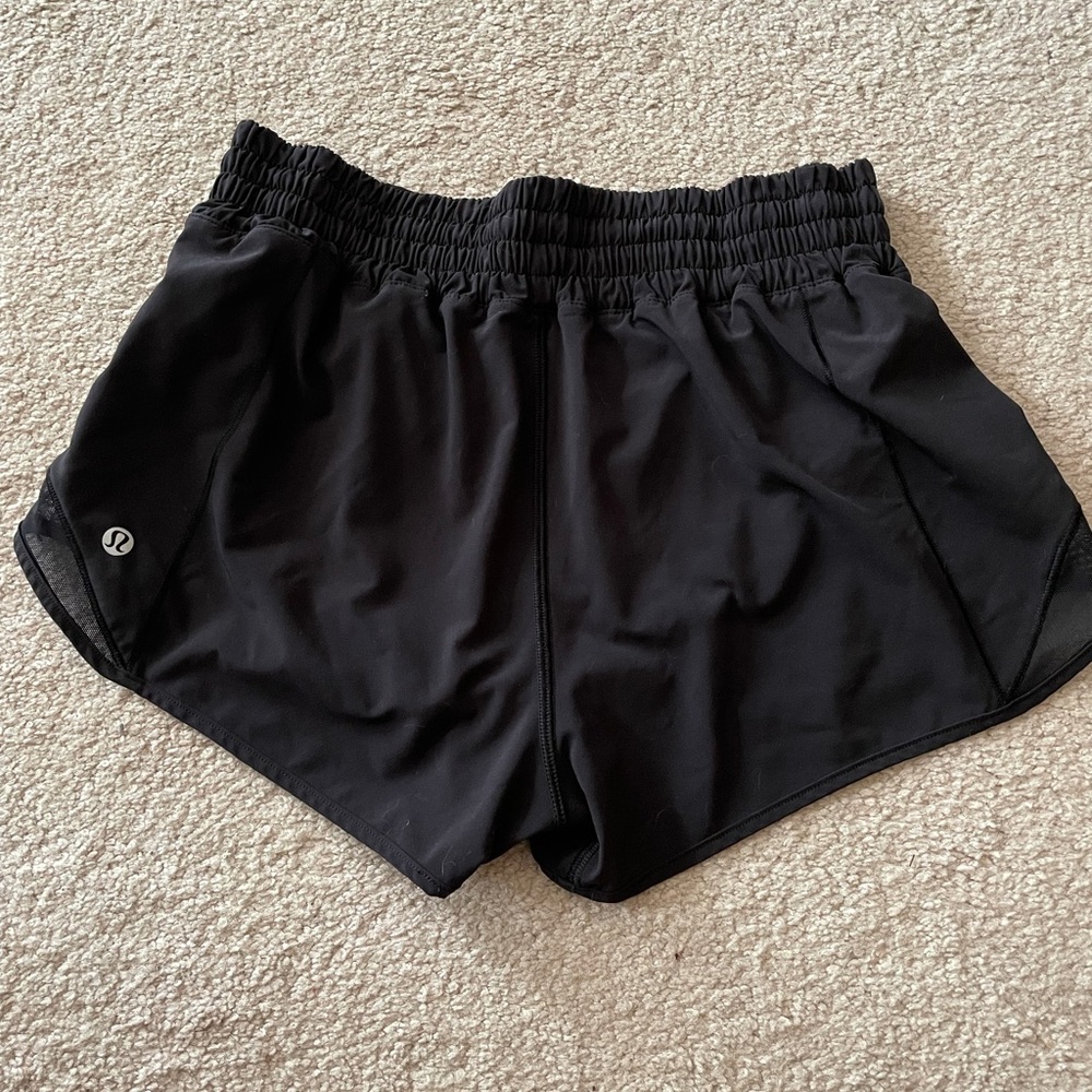 Lululemon high rise hotty hot short size 4